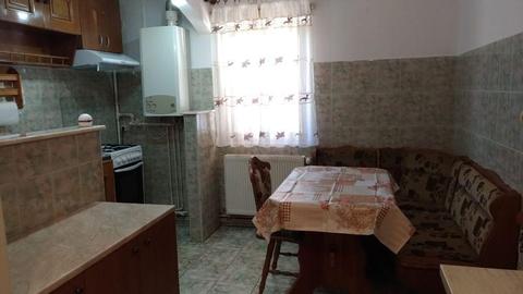 Închiriez apartament decomandat Turnisor