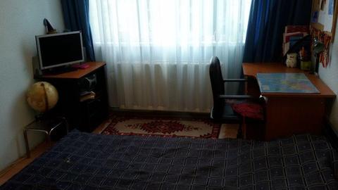 Inchiriez apartament decomandat doua camere mobilat, zona Cedonia