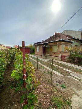 Casă de vânzare