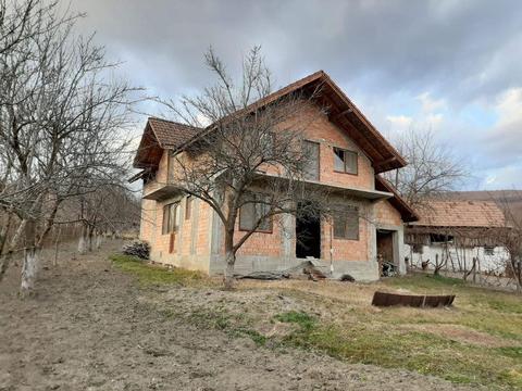 Casa vila strada cu muzeul satului bujoreni