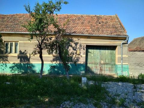 Vand casa in Varadia
