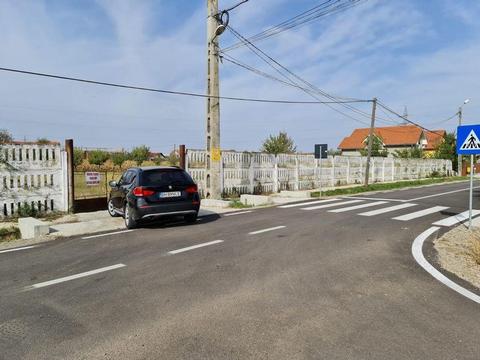 Vand loc de casa in Santandrei langa terenul de fotbal la asfalt