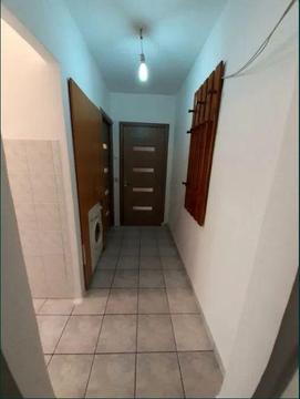 Vand apartament cu 2 camere in zona Rogerius