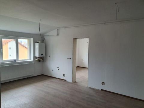 Dau spre vanzare apartamente cu 1,2 camere , noi