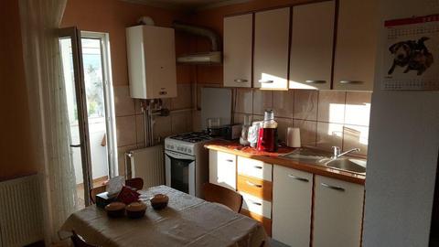 Vand apartament 2 camere zona centrala