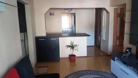 Vand apartament cu 4 camere in Caraiman