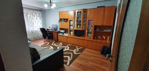 Apartament 3 camere,bucătărie și 2 băi,decomandat