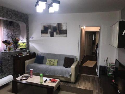 Vand apartament cu 4 camere