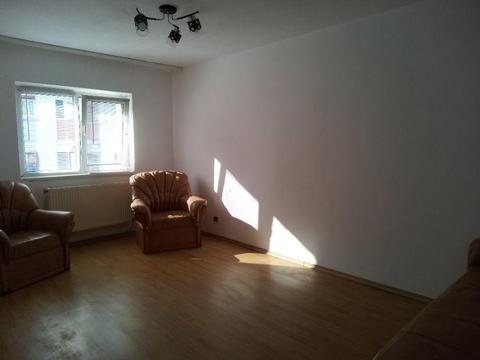 Vand apartament cu 3 camere decomandat spatios