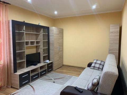 Proprietar-inchiriez apartament 2 camere zona centrul istoric