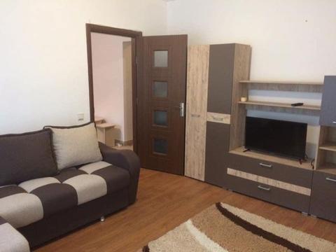 Inchiriez apartament