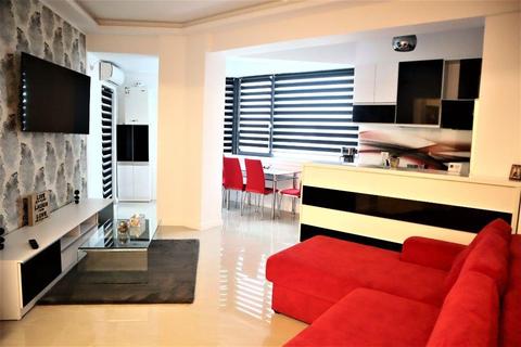 Inchiriez apartament de lux cu 2 camere, in zona Mamaia Nord