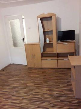 Inchiriez apartament