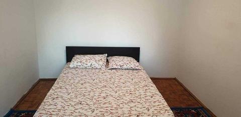 Închiriez apartament