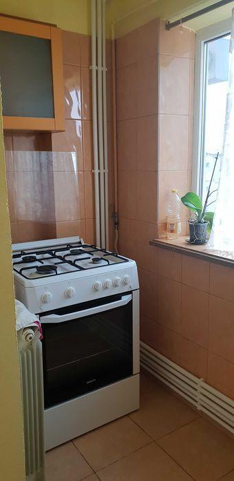 Inchiriez apartament