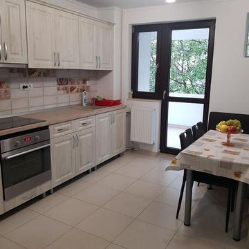 Inchiriez apartament cu 2 camere 65mp, mobilat si utilat complet