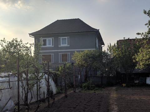 Vand Casa 2 Etaje in Alesd cu teren atasat si curte