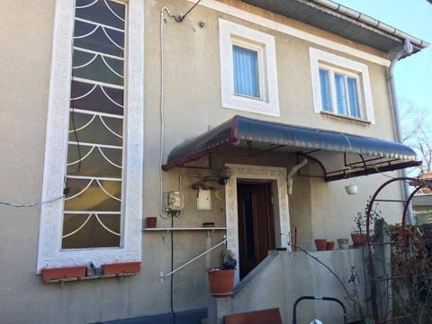 Vând casă P+1, multiple dependințe, zona Aluniș (Str. Semenic) !