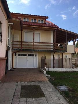 Vand casa centrala 8 camere