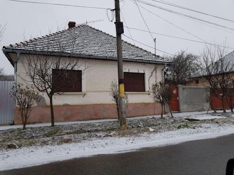 Vand urgent casa in Lipova