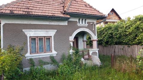 Vand teren 1200 - 5200mp cu camin batranesc in Manesti, 8€/mp neg