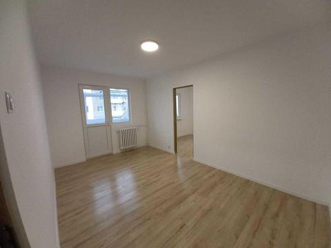 Vând apartament cu 3 camere