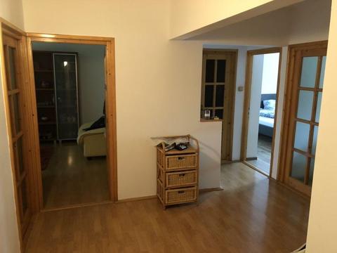 Vand apartament 4 camere