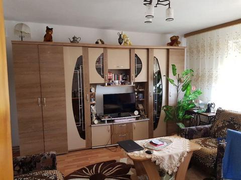 Vand Apartament cu 4 Camere plus Bucatarie Hol si camara 80MP Complet