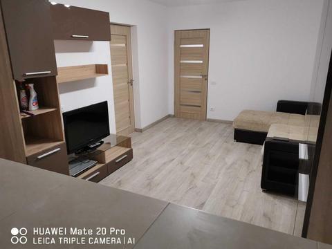 Închiriez apartament