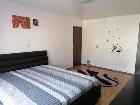 Închiriez apartament cu 2 camere modificat în 3 camere