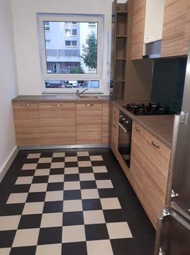 Închiriez apartament