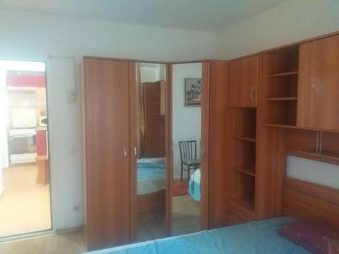 Particular inchiriez ap. cu 2 camere decomandat