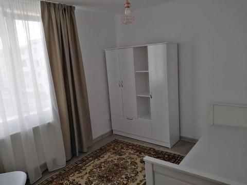 Apartament renovat cu 4 camere de inchiriat în Ludus