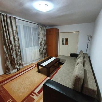 Dau in chirie apartament cu 3 camere