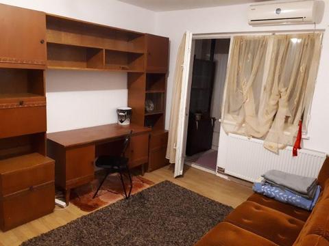 Închiriez apartament 3 camere zona Vlaicu