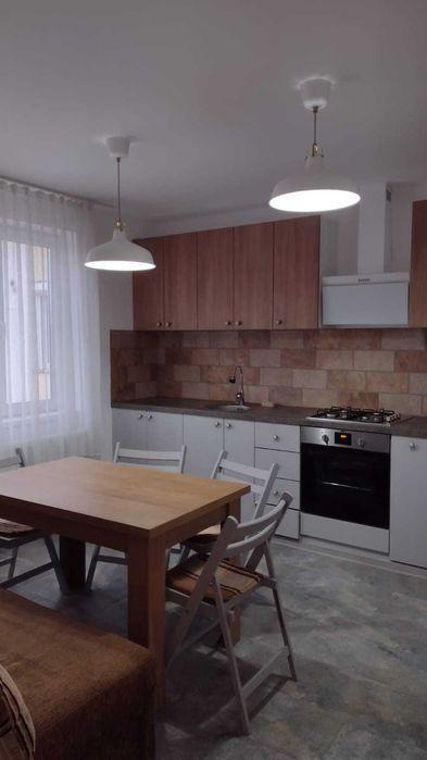 Închiriez apartament cu 3 camere