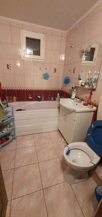 Dau im chirie apartament cu 200euro