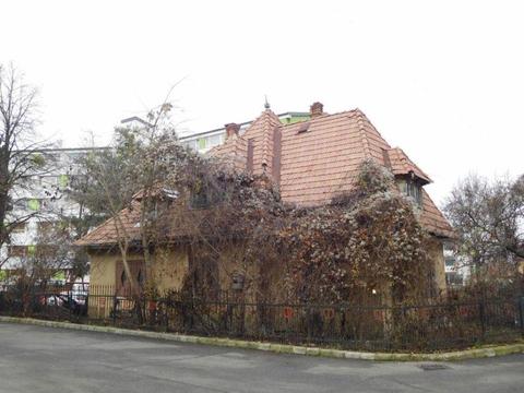 Persoana fizica ofer spre vanzare casa individuala strada Republicii