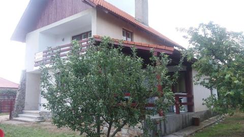 Schimb casa cu apartament in Valcea