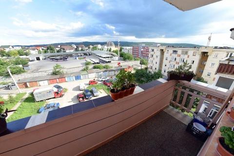 Vând apartament 2 camere Zorilor, 58mp, 2 balcoane, 2x4mp, garaj, beci