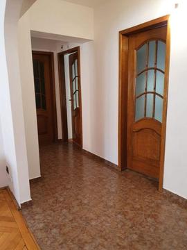 Apartament cu 4 camere