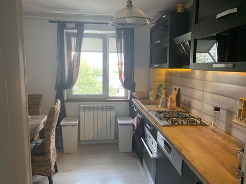 Vând apartament 4 camere in Zona Sagului