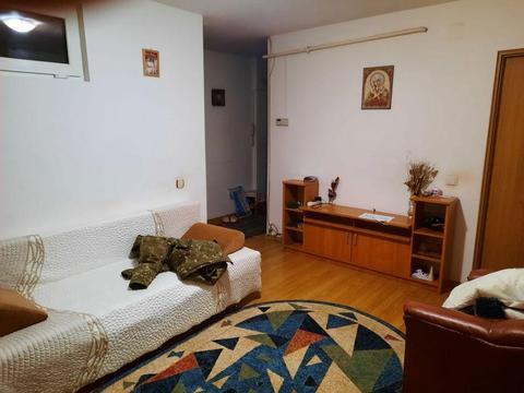 Vând apartament 2 camere,zona ostroveni