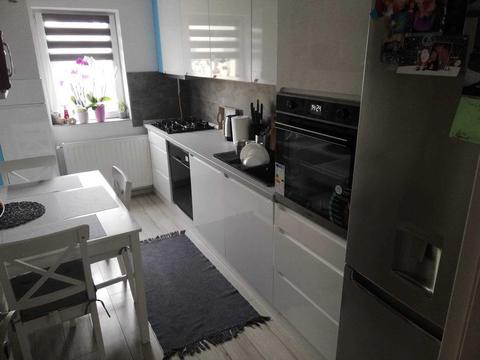 Apartament spatios cu 3 camere