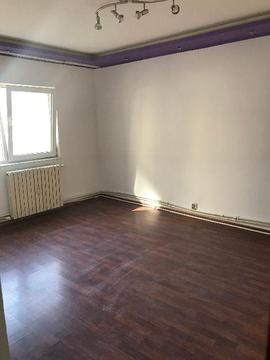 Inchiriez apartament 4 camere in Faleza Sud