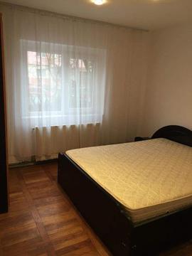 Închiriez apartament 3 camere