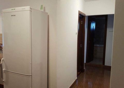 Camera disponibila pentru inchiriere in apartament cu 3 camere,central