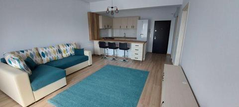 Închiriez apartament cu două camere în bloc nou