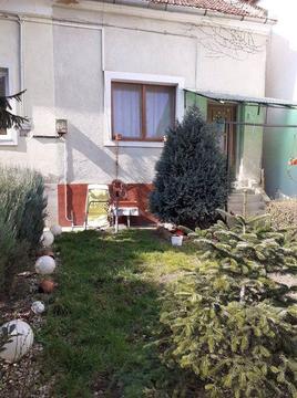 Vând urgent apartament la casă