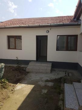 Vand ap. cu 2 camere la casa